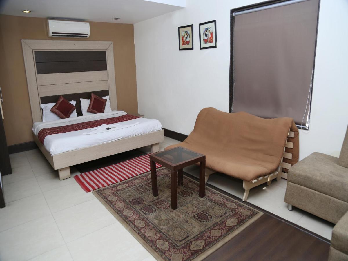Hotel Pacific Inn Huda City Centre Gurgaon Exteriör bild